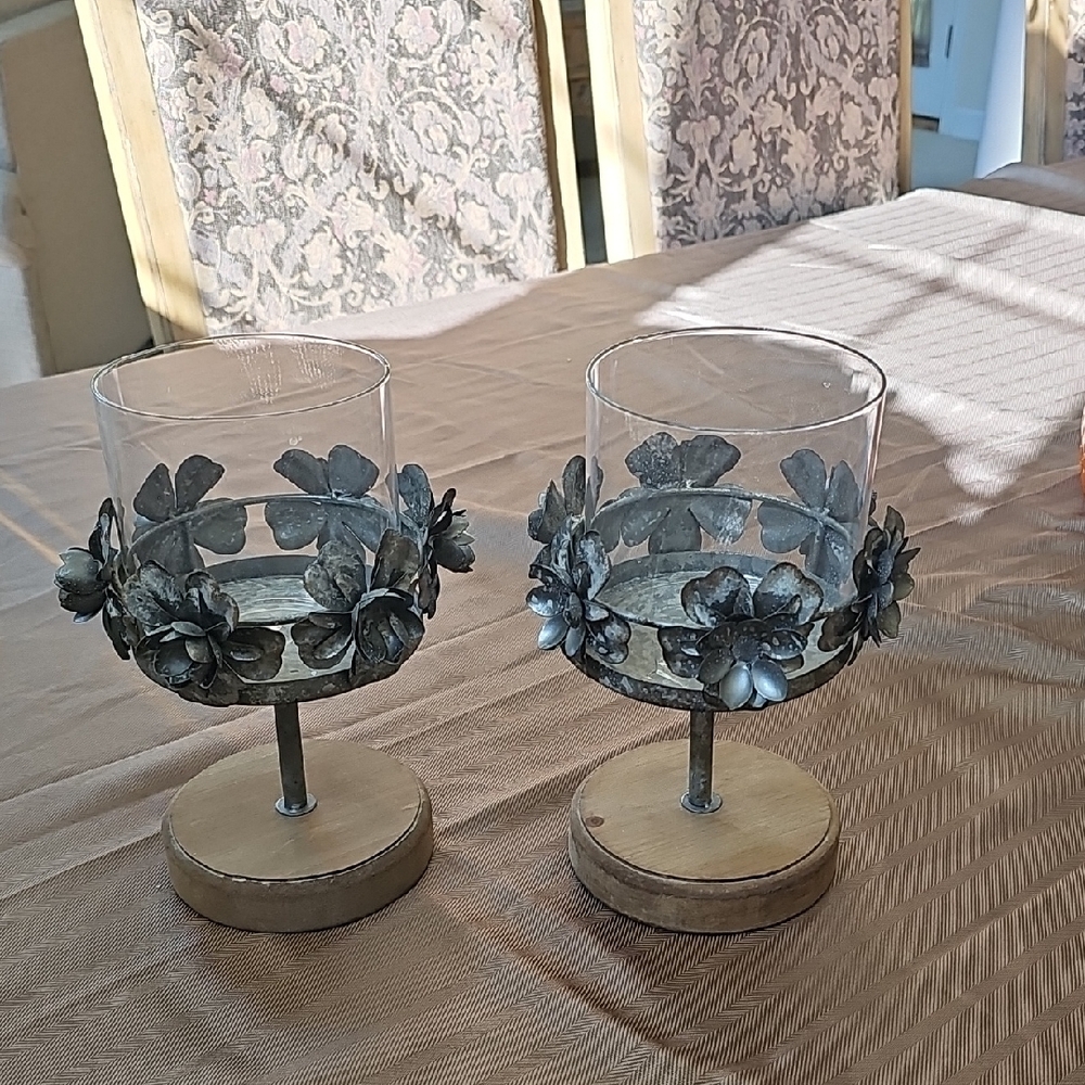 Rustic Floral Metal Glass Candle Holders 9 "H X 4 "W New Without Tags